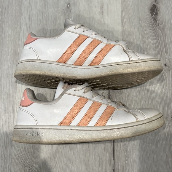 Adidas womens shoes - Picture 6 of 8